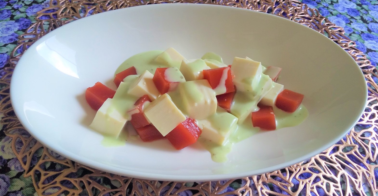 トマトゼリーと豆腐のコロコロサラダ